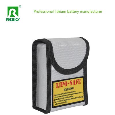 Beli Tas Penyimpanan Aman untuk Baterai Lithium RC Tahan Api Merah Hitam Perak 46x95x115mm pembuatan online