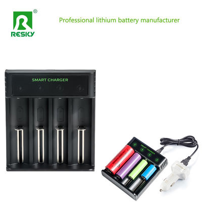 4 slot pengisi daya baterai pintar untuk 4.2V 2A 18650 Li-ion Ni-MH Ni-CD baterai