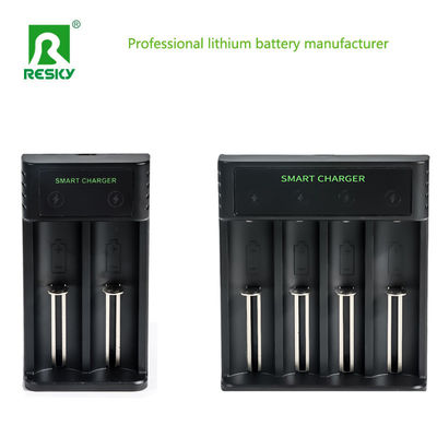 Pengisi daya baterai USB 5V 2A 4 slot untuk baterai 3,7V 1,2V